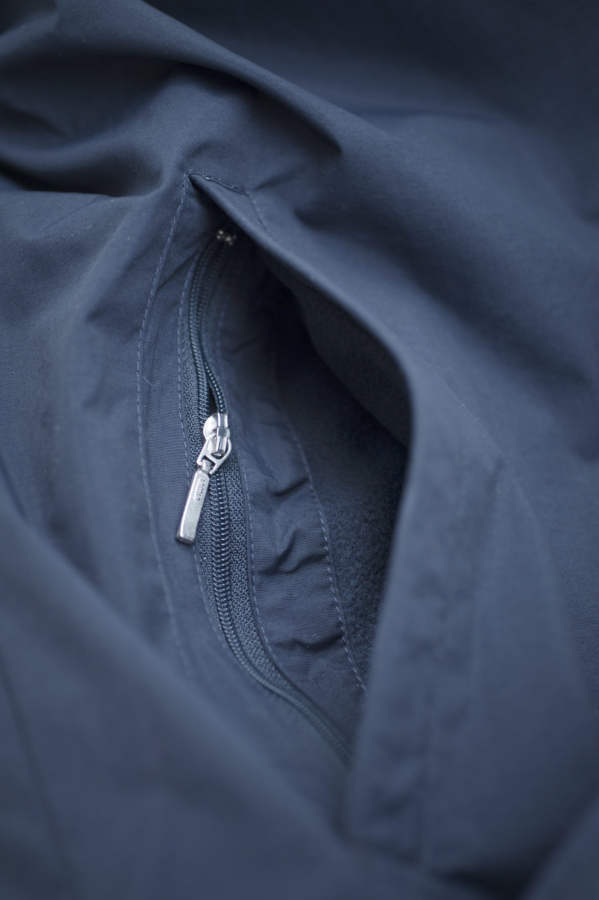 Clique Newport –  – detalj